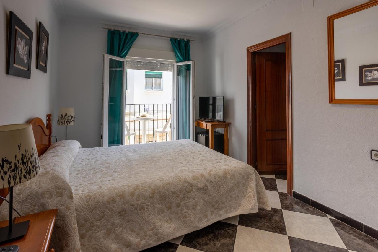 Oasis Hotel *